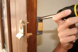 Locksmith Key Store Denver, CO 303-729-1873 - lock-opening